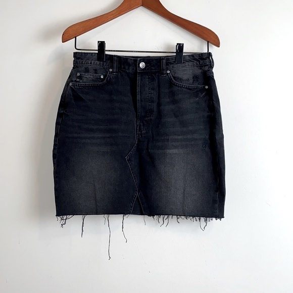 H&M Button Fly Distressed Jean Skirt Mini - Picture 1 of 7